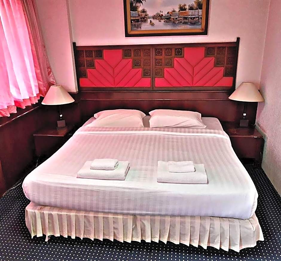 Lopburi Inn Hotel