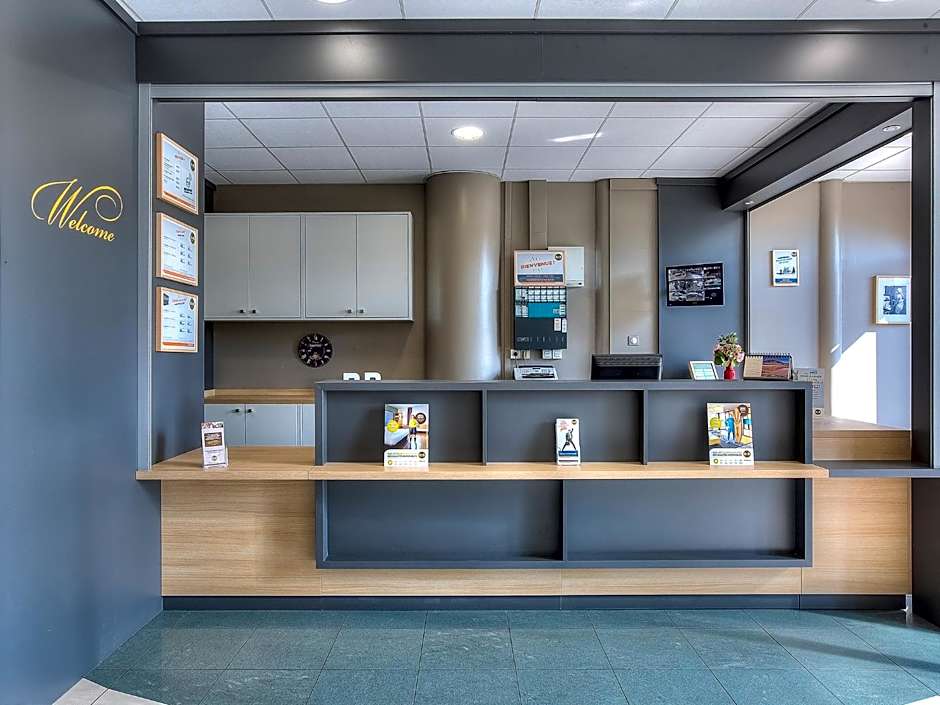 B&B Hôtel Villeneuve Loubet Village