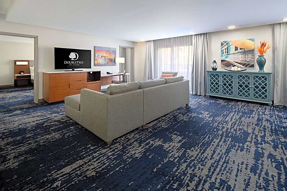 DoubleTree By Hilton Hotel Bakersfield