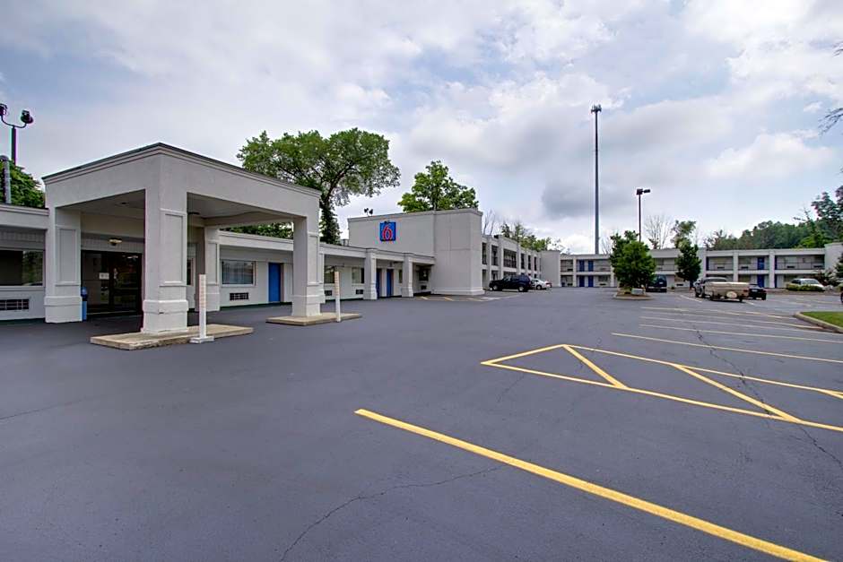 Motel 6 Richfield OH