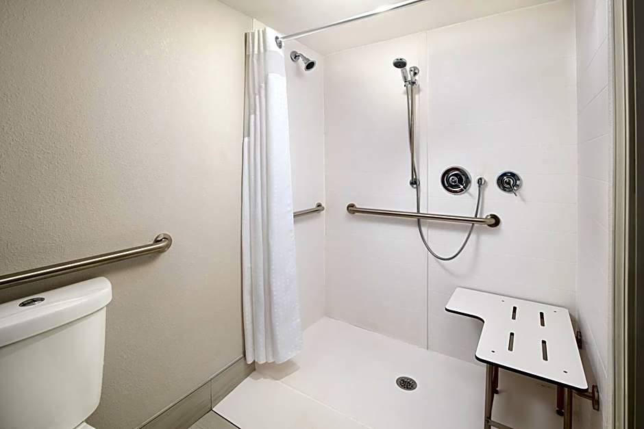 Holiday Inn Express & Suites Atlanta - Tucker Northlake By IHG