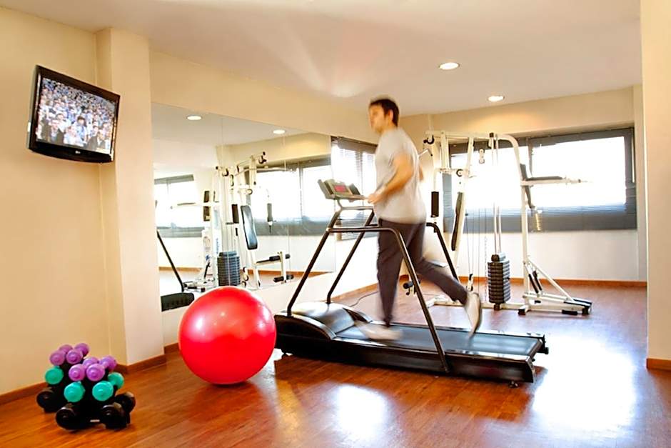 Argenta Tower Hotel & Suites