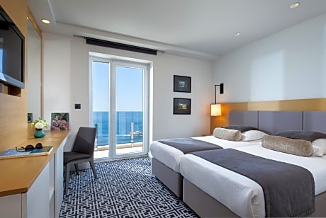 Premium Room with Sea View and Balcony
