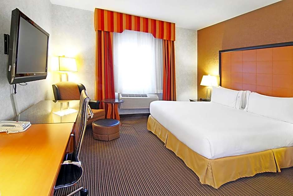 Holiday Inn Express Calgary South By IHG