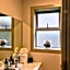 Absolute Lake View Motel