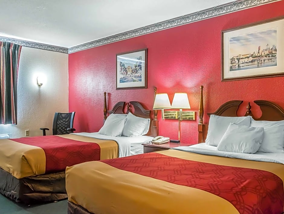 Econo Lodge Airport