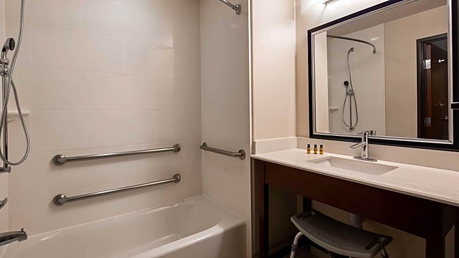 Best Western Plus Spring Inn & Suites