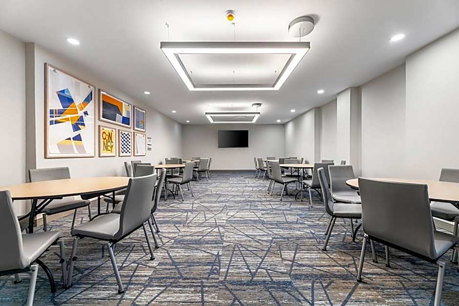 Holiday Inn Express Van Nuys By IHG