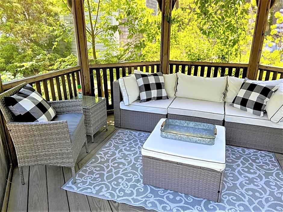 The Seagrove Suites & Guest Rooms