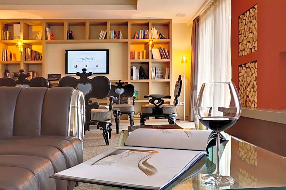 Art & Design Hotel Napura
