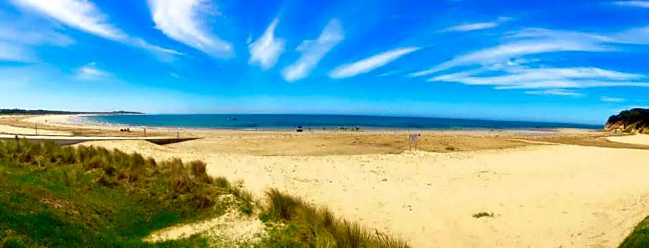 Central Torquay Townhouse 350m to the sand