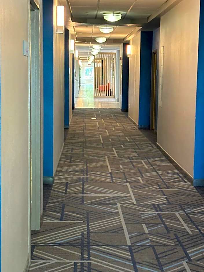 Holiday Inn Express & Suites Cocoa by IHG