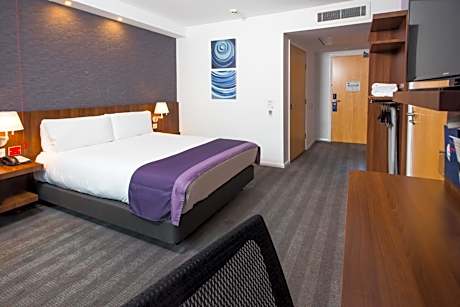 Double Room with Free Hot Breakfast - Accessible