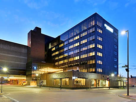 The Lismore Hotel Eau Claire - a DoubleTree by Hilton