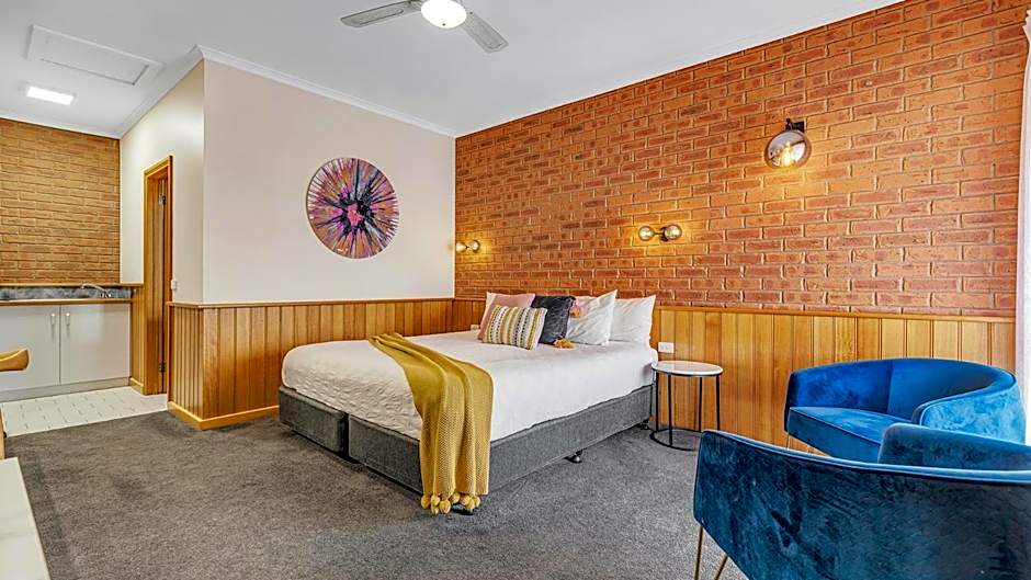 Golden River Motor Inn