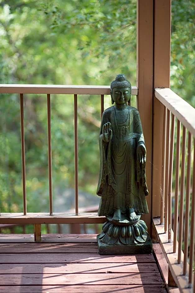 Quiet Mind Lodge, Spa & Retreat Sequoias