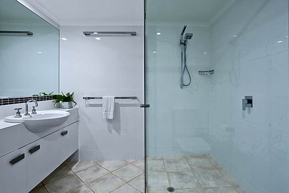 Noosa Tropicana