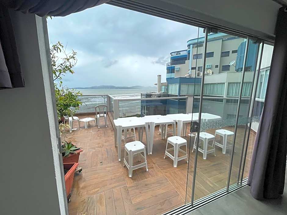 Itapema-Meia Praia- 3 quartos - Frente Mar!