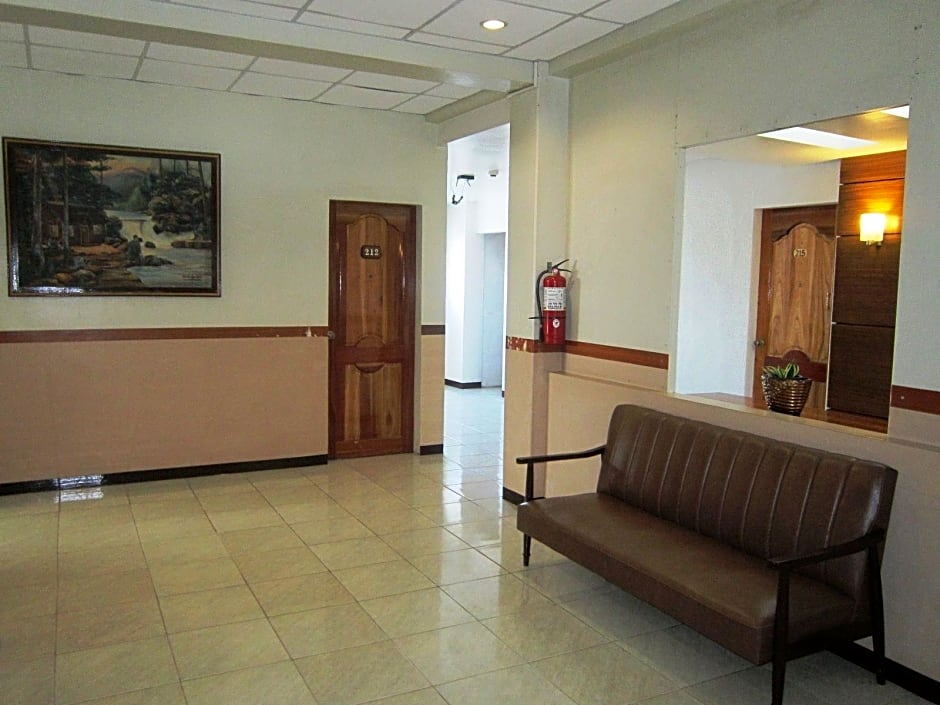 Tiptop Tower Suite Inn