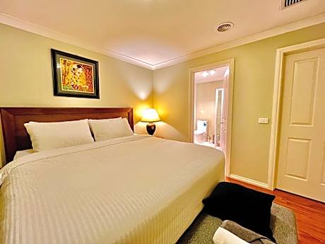 An Ensuite Comfort in Sydenham
