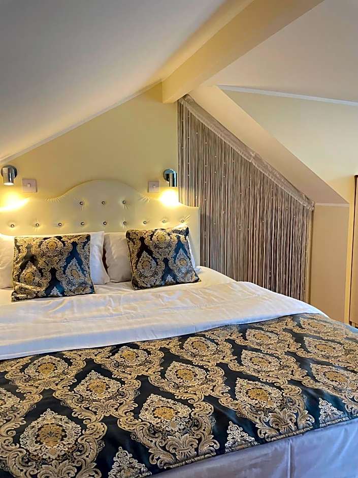 The White Lodge Hotel