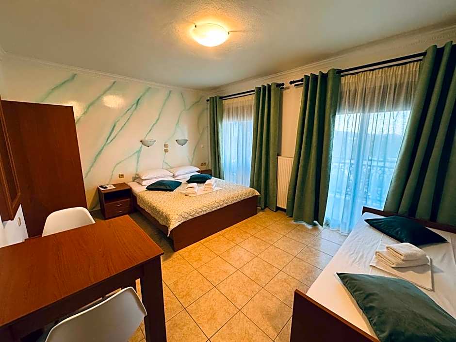 Anassa Deluxe Apartments & Studios