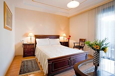 Deluxe Double or Twin Room with Hot Tub