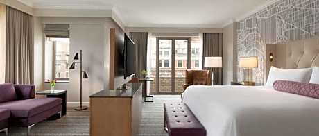 Gold Executive Suite 1 King