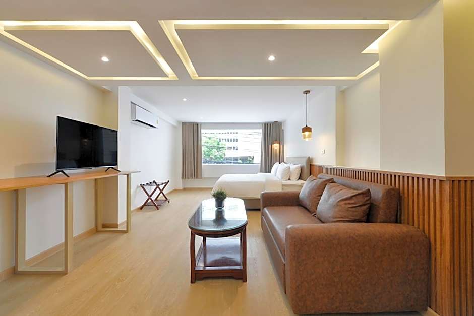 Ratchathewi Hyde Away