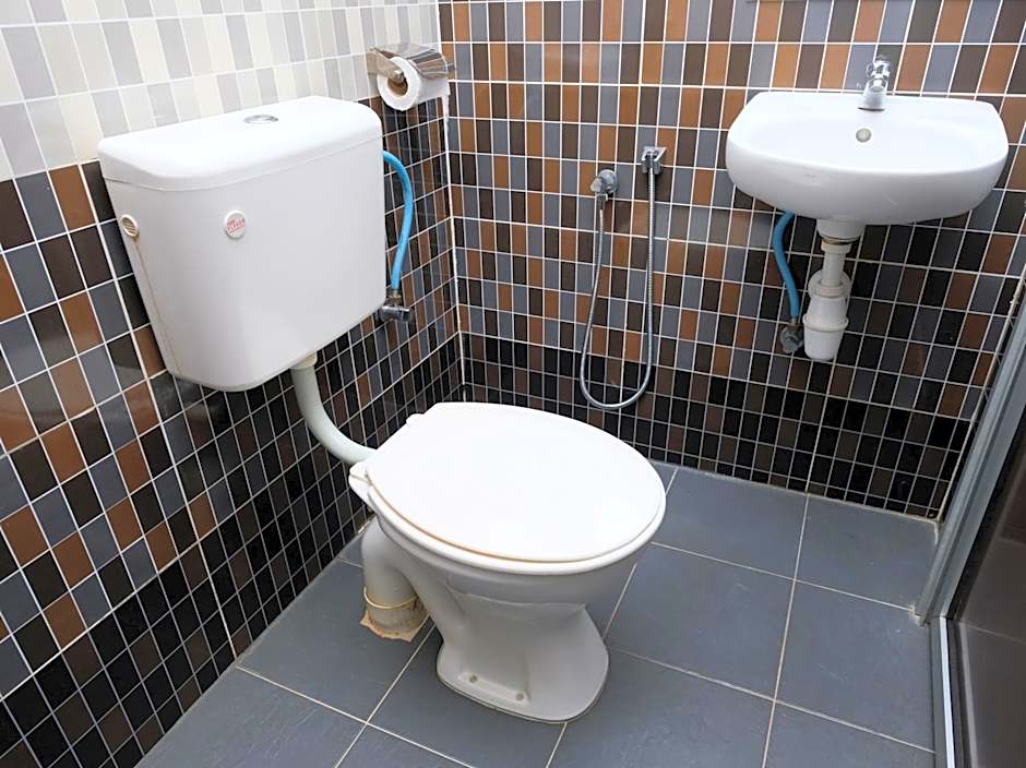 Hotel De' Tees, Masai Utama