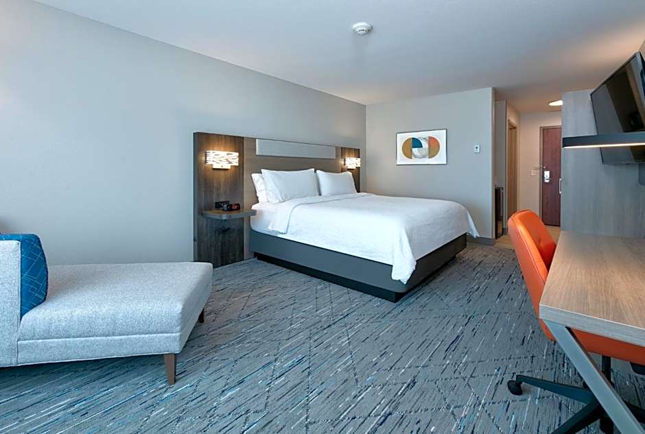 Holiday Inn Express Hotel & Suites Shakopee By IHG
