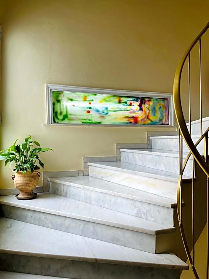 Triton Hotel Piraeus