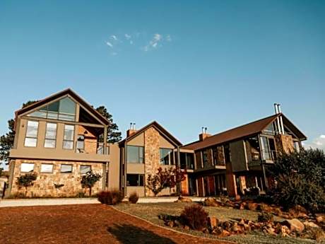 Sensiri Myst Country House
