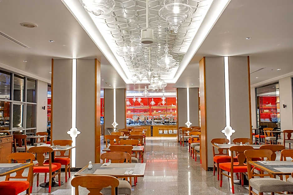 The Royal Paradise Hotel & Spa