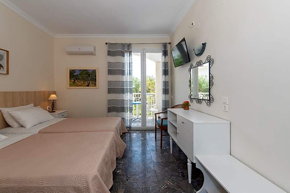 Tsolakis Studios & Apartments