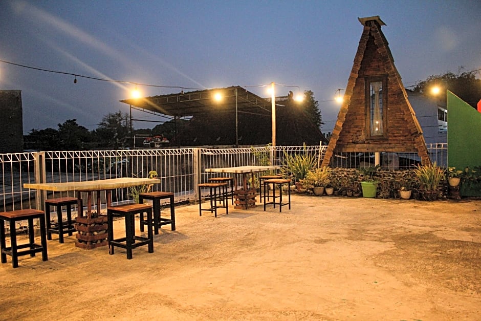 Capital O 2258 Santana Syariah Guest House