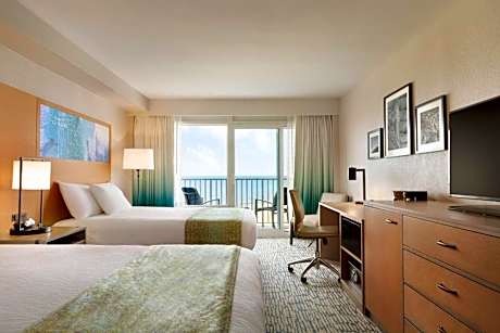 Queen Room with Two Queen Beds and Ocean View – Non Smoking
