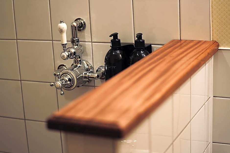 The London & Paris Hotel