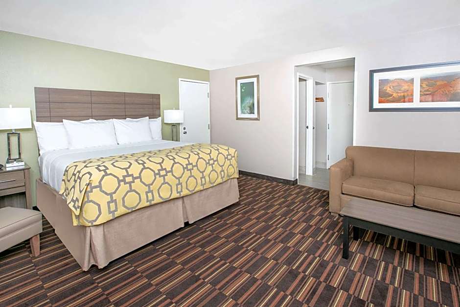 Baymont by Wyndham Plano