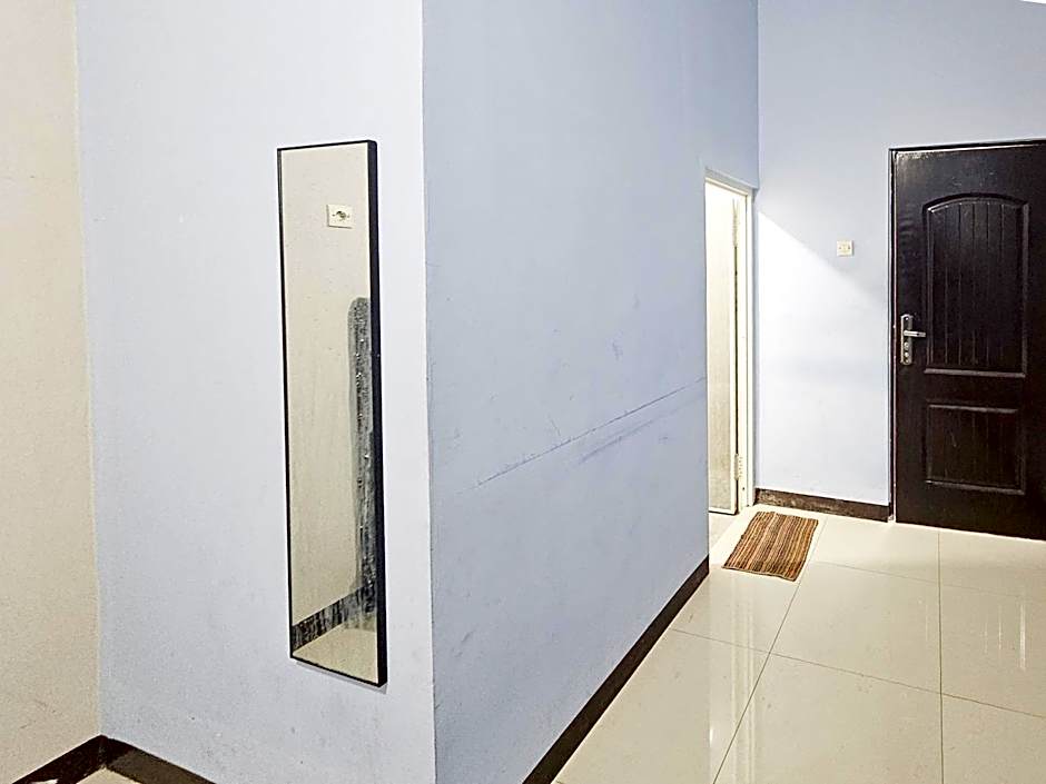 Homestay Sido Joyo near Sunrise Mall Mitra RedDoorz