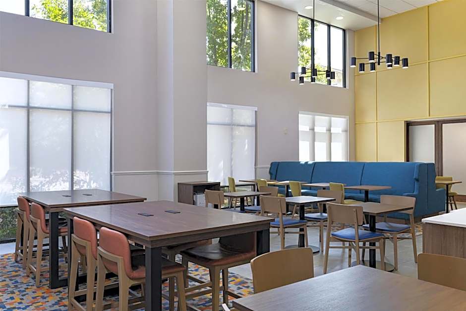 Hampton Inn & Suites Austin-Lakeway