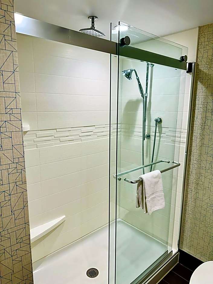 Holiday Inn Express Hotel & Suites Milton By IHG