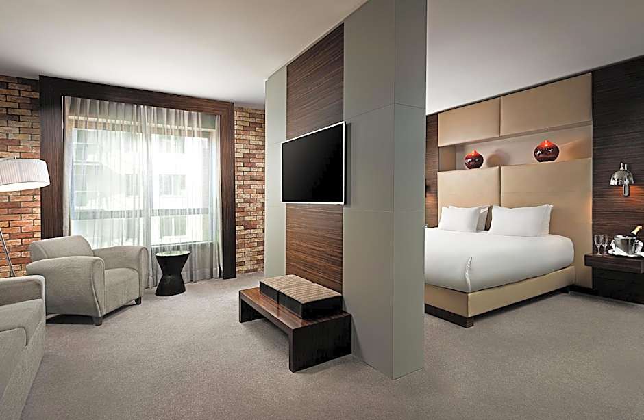 Photo 1 of 9 of Suite