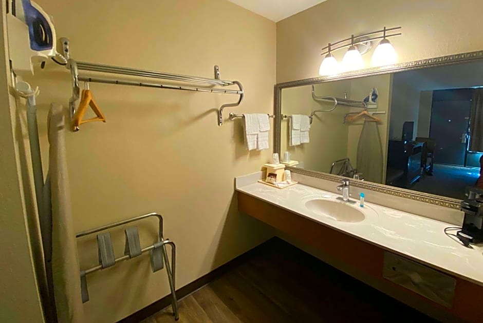 Ramada By Wyndham Branson Theatre District – Branson, MO