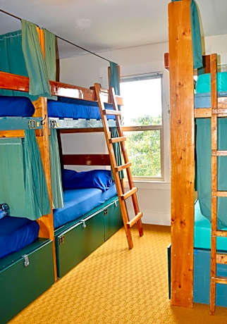 Bunk Bed in 8-Bed Mixed Dormitory Room