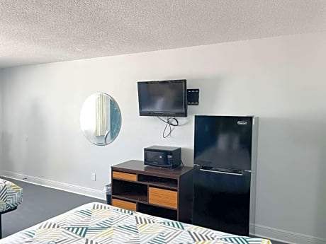 2 Queen Beds | Non-Smoking, Micfridge