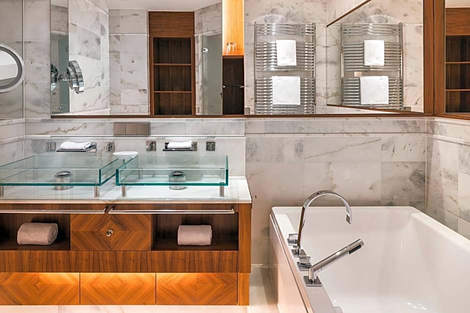 Falkensteiner Schlosshotel Velden - The Leading Hotels of the World