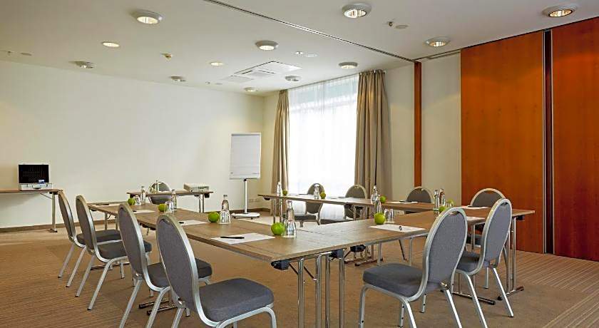 Sunday Hotel Stuttgart Herrenberg