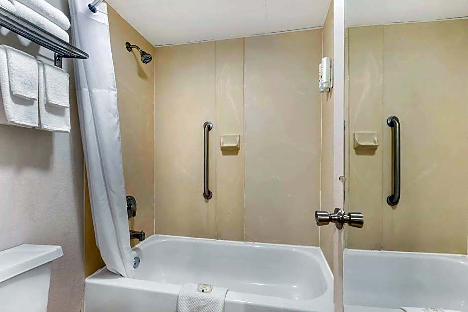 Quality Inn & Suites Easley - Greenville