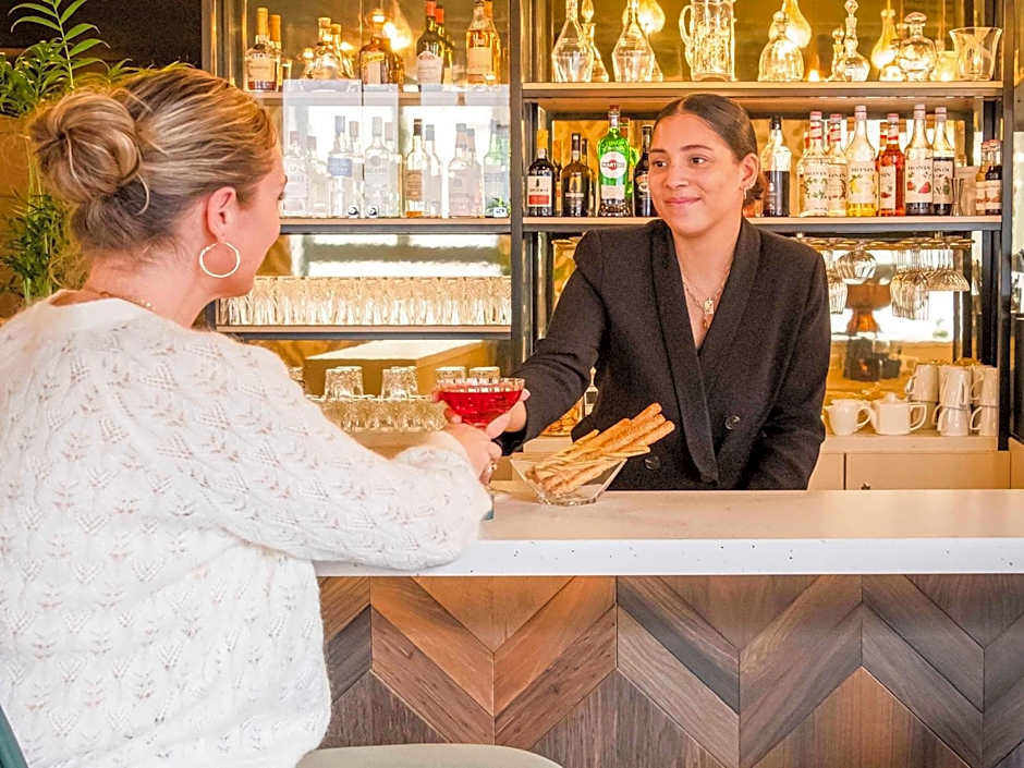 Mercure Paris Bercy Bibliotheque